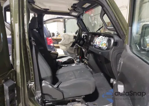 2021 Jeep Wrangler Unlimited Willys Sport 4X4 z USA, uszkodzony, nr VIN 1C4HJXDNXMW669815